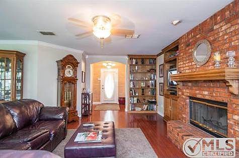 5th image of 126 Country Dr