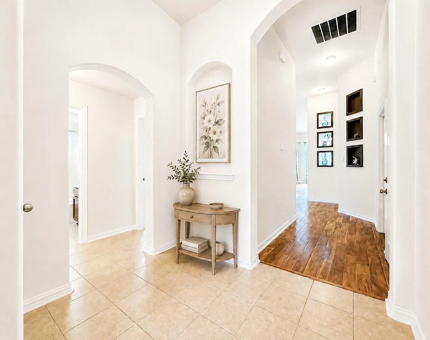 3 bed, 2.0 bath, 1817 sqft, $2,350 — Photo 4