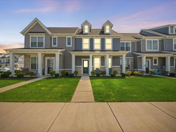 1043 E 117th Ln, Crown Point, IN 46307