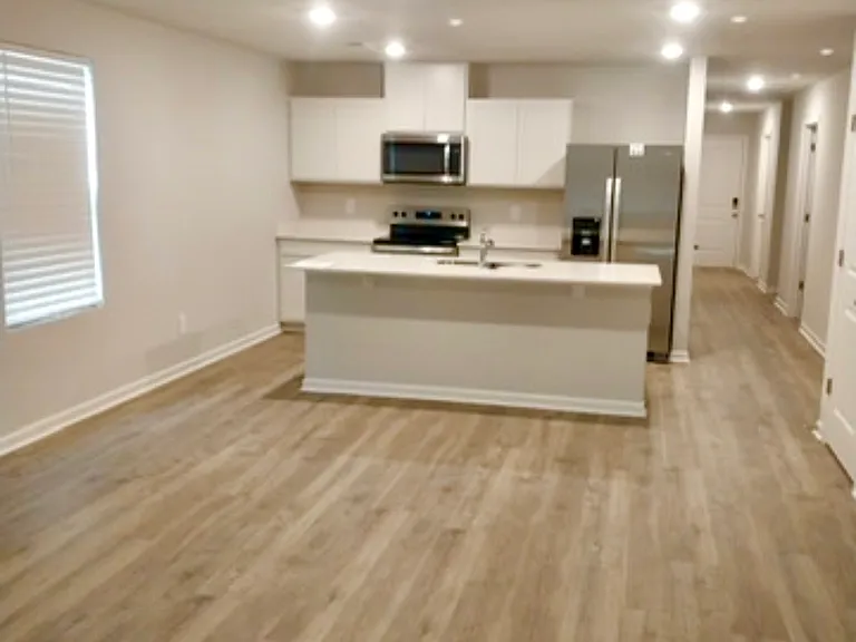 1409 Prescott Ln — Photo 13