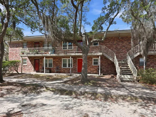 404 Saint Charles Ct, Charleston, SC 29407