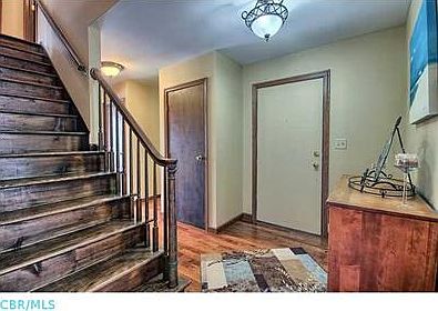3rd image of 522 Glenmont Dr