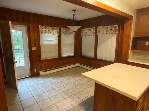 712 N Franklin St, Litchfield, IL 62056