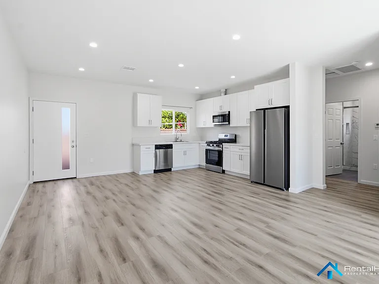 7406 Lemp Ave — Photo 2