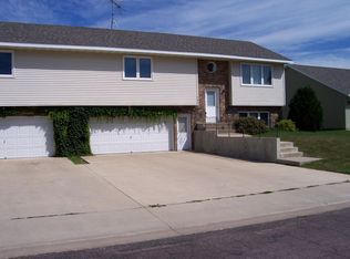 137 Barony Rd, Le Sueur, MN 56058