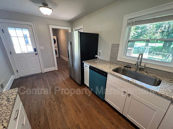 5th image of 32 N Garden Cir