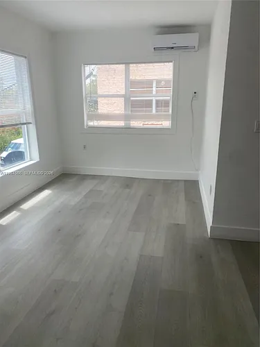 1552 SW 2nd St #12 Photo 1
