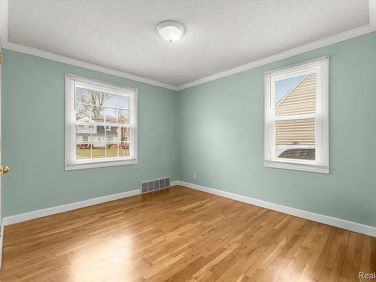 1313 Royal Ave — Photo 10