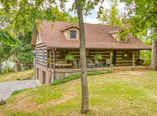 1001 Lake Ridge Dr, Dandridge, TN 37725