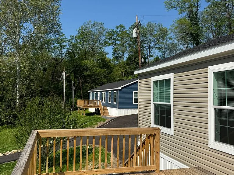 465 Royal Manor Rd #5 — Photo 9