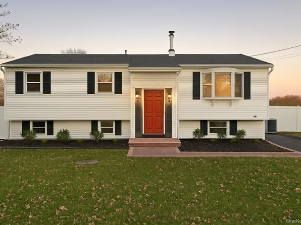 3019 Sipp Avenue, Medford, NY 11763