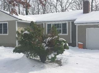 12 Sherwood Dr, Saint James, NY 11780