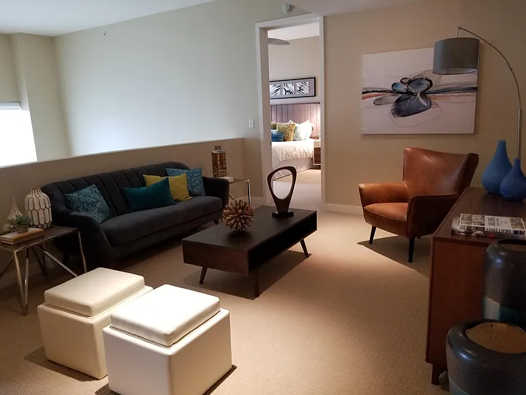 Den/family room/study between Master bedroom and upper bedroom