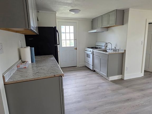 2nd image of 4 Halet Ave #4