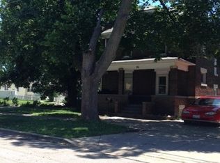 561 6th Ave, Aurora, IL 60505