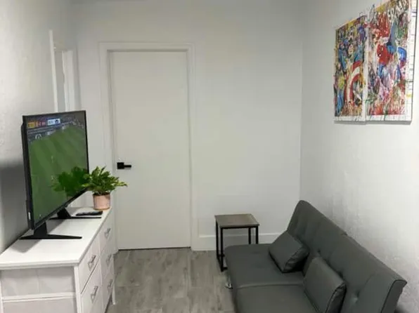 245 NW 32nd St APT 4, Miami, FL 33127