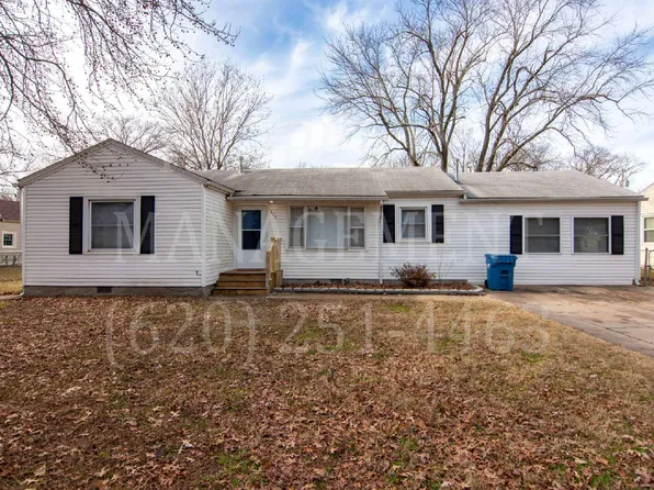 608 Waverly Way, Coffeyville, KS 67337