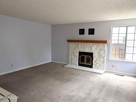 4th image of 1671 Glen Oaks Dr