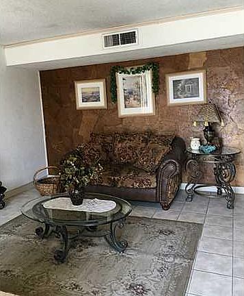 3rd image of 307 Kelvin Ave