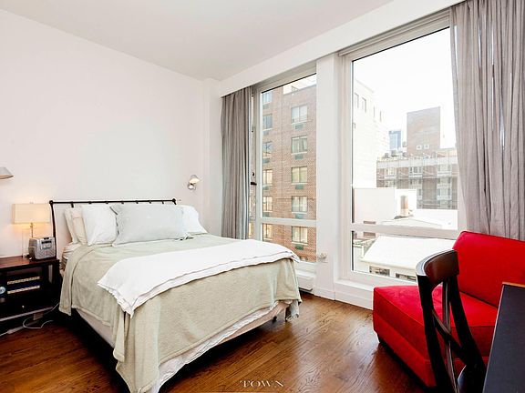 3rd image of 133 W 22nd St APT 9J