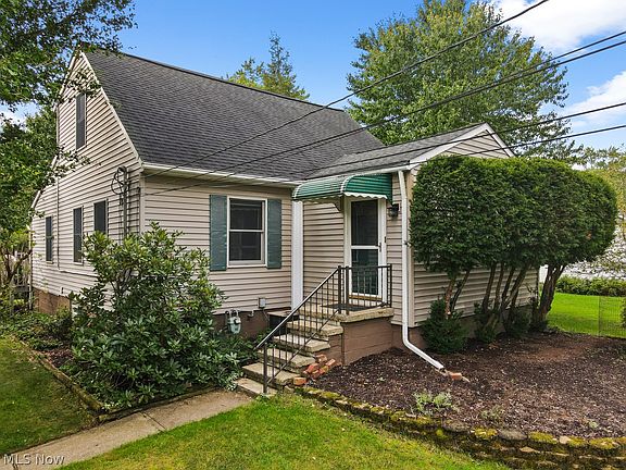 3rd image of 11099 Albion Rd