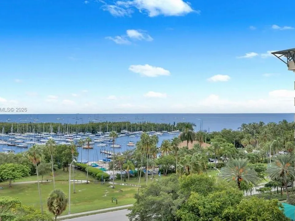 2901 S Bayshore Dr #E8