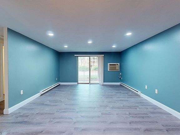 3rd image of 55 Greentree Ln APT 13