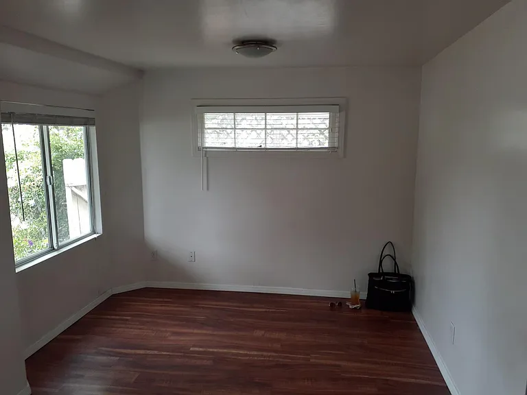 1420 Brookes Ave — Photo 6