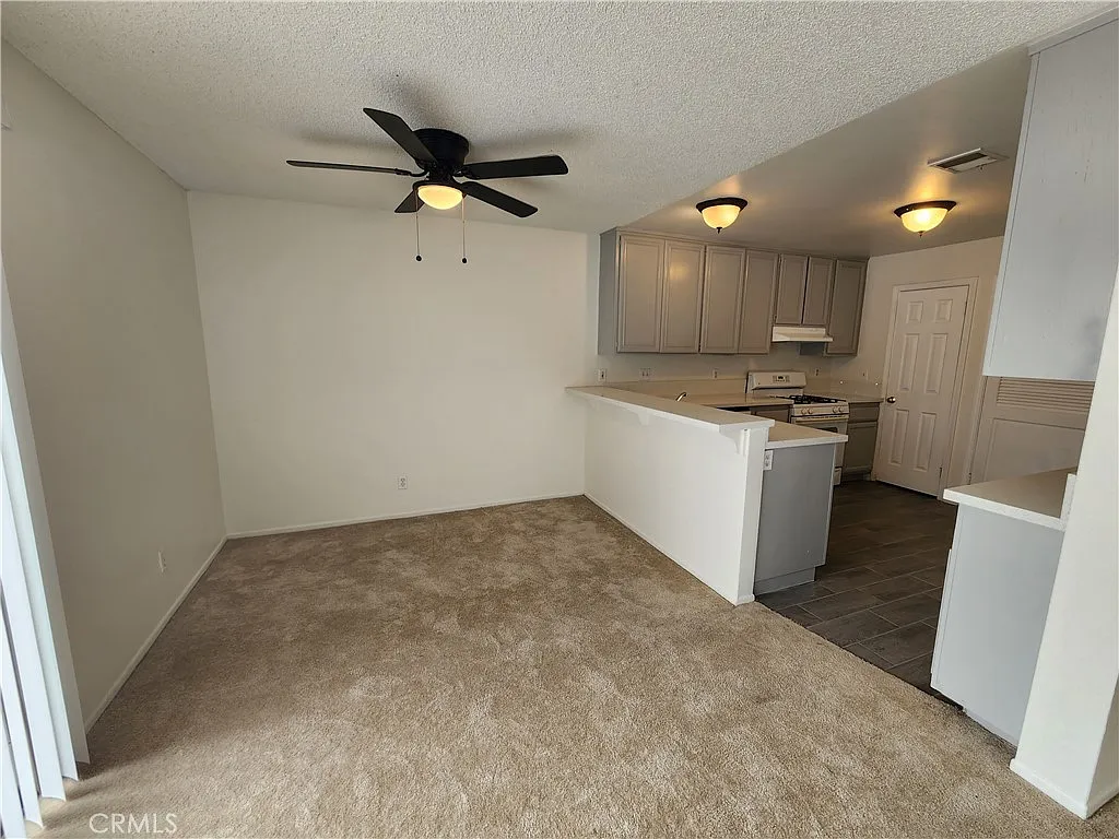 3 bed, 1305 sqft, $2,950 — Photo 4