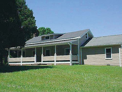 2nd image of 2533 Abshire Rd