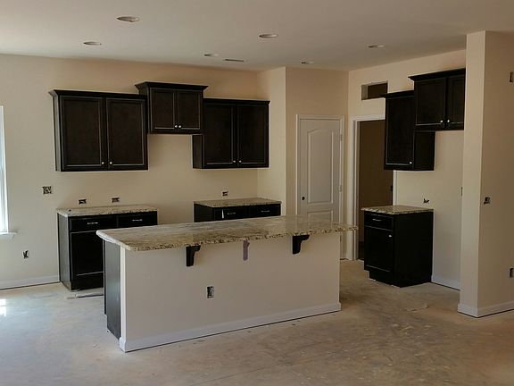 2nd image of 35 Chinaberry Dr