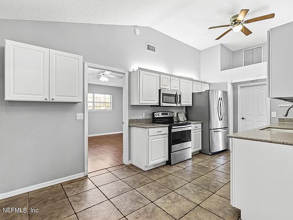 4th image of 4805 DEVONSHIRE Drive