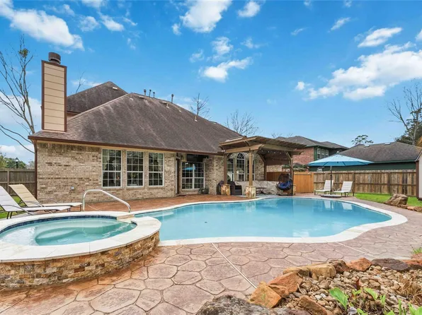 2914 Wilshire Ln, Baytown, TX 77521