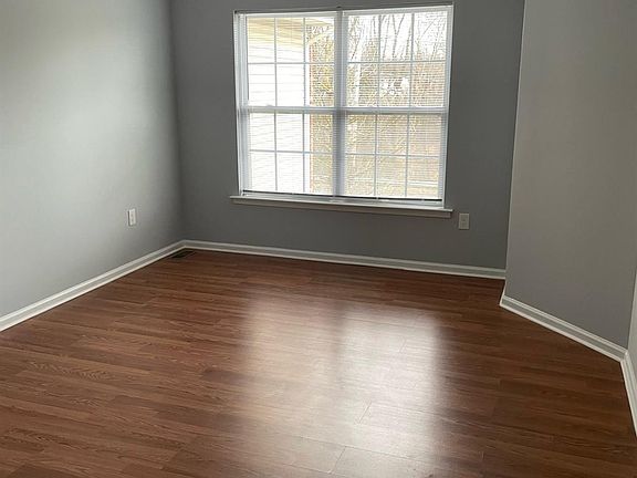 5th image of 301 Pinelli Dr
