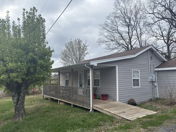 1725 Fairfield Rd, Westmoreland, TN 37186