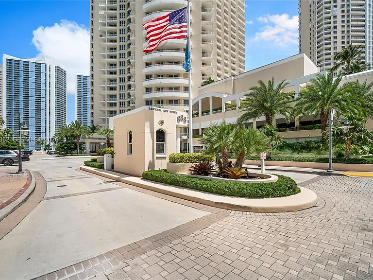 888 Brickell Key Dr #1612 — Photo 11