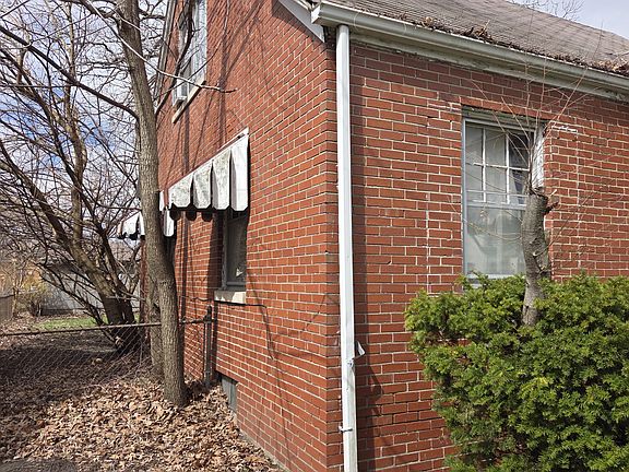 4th image of 4818 Van Buren St