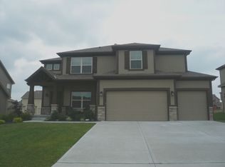 900 SW 36th St, Lees Summit, MO 64082