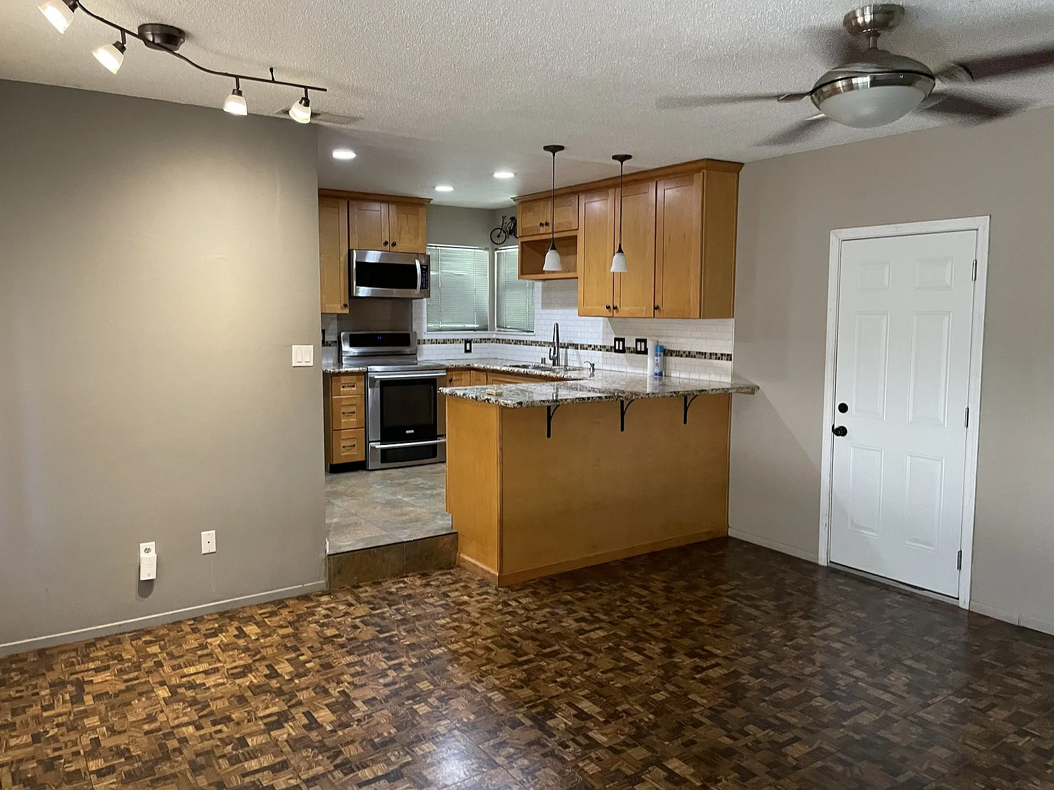 3 bed, 1342 sqft, $2,750 — Photo 4