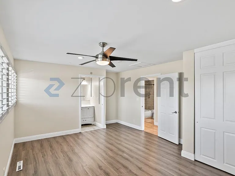 566 Beechmont Ln — Photo 13