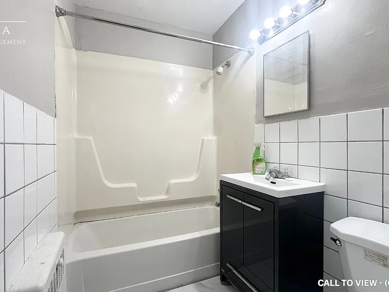 1007 Adelaide St N #7 — Photo 5