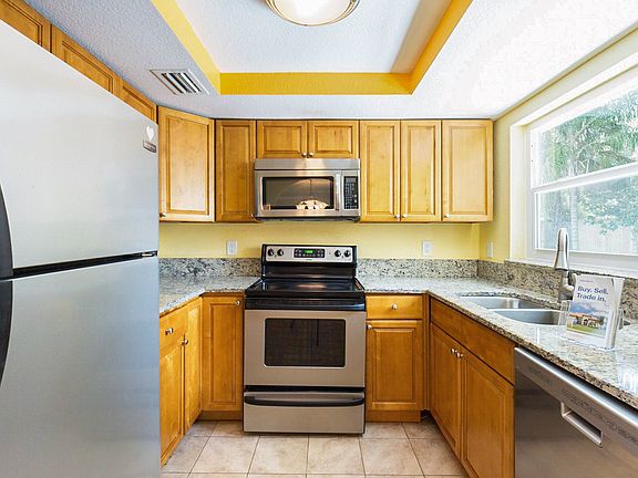 2nd image of 1311 Willow Valley Dr