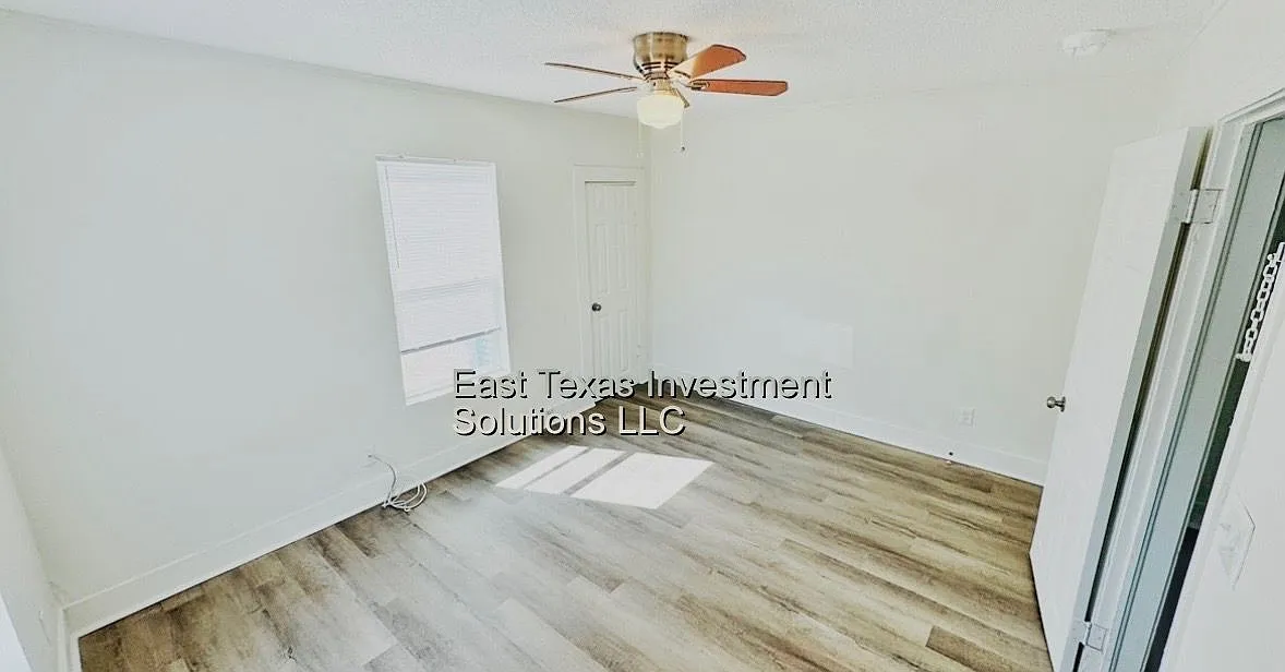 2 bed, 1.0 bath, 950 sqft, $1,325 — Photo 1