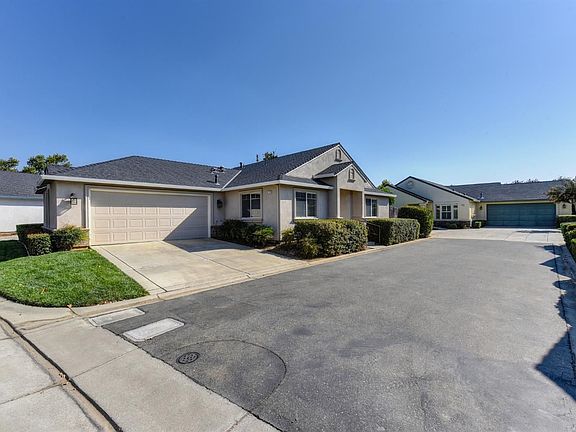 3rd image of 536 Village Dr