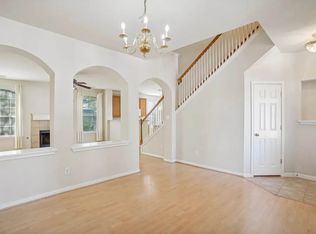 1811 Rosenborough Ln N, Round Rock, TX 78665