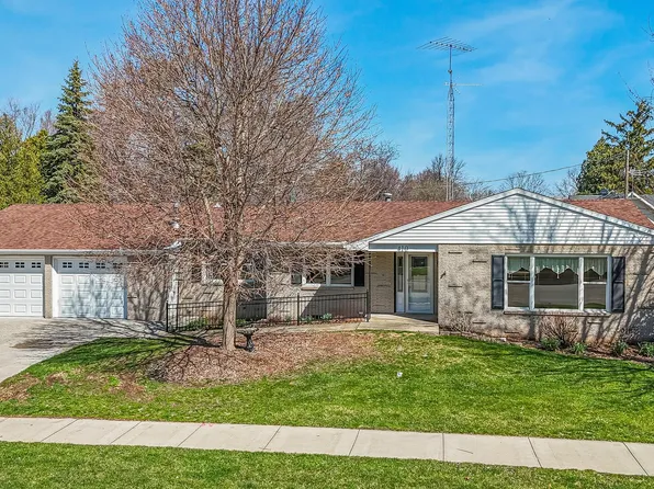 410 W Main St, Winneconne, WI 54986