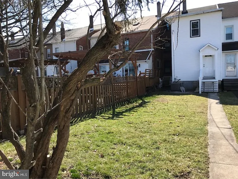 425 Juniper St — Photo 32