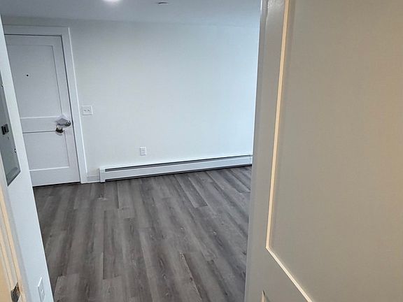 5th image of 1740 Washington St #3