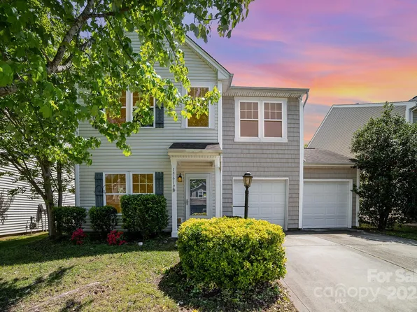 15619 Lakepoint Forest Dr, Charlotte, NC 28278