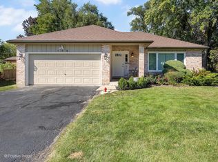 106 Janet Ave, Darien, IL 60561